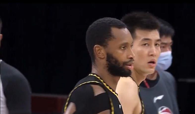 亚洲三级免费观看